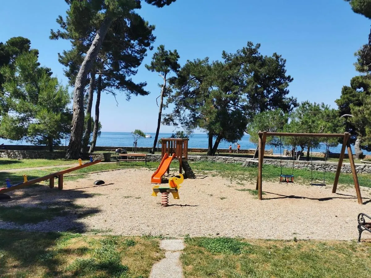 Lara Deluxe Superior 5 Star Apartment, Your Piece Of Heaven By The Sea & Park Novigrad Istria Apartmán