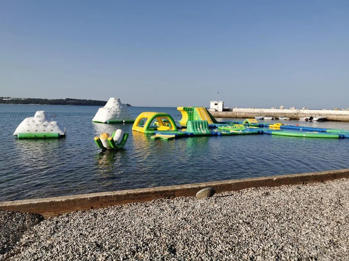 Apartmán Lara Deluxe Superior 5 Star Apartment, Your Piece Of Heaven By The Sea & Park Novigrad Istria