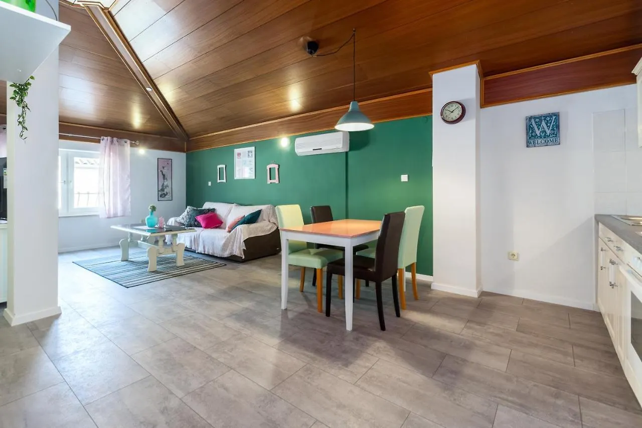 Apartment Lara Deluxe Superior 5 Star Apartment, Your Piece Of Heaven By The Sea & Park Novigrad