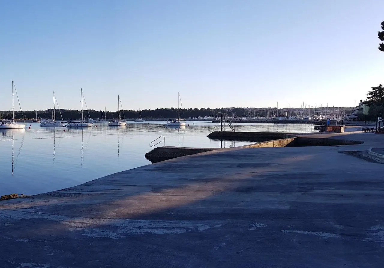 Lara Deluxe Superior 5 Star Apartment, Your Piece Of Heaven By The Sea & Park Novigrad Istria Apartmán