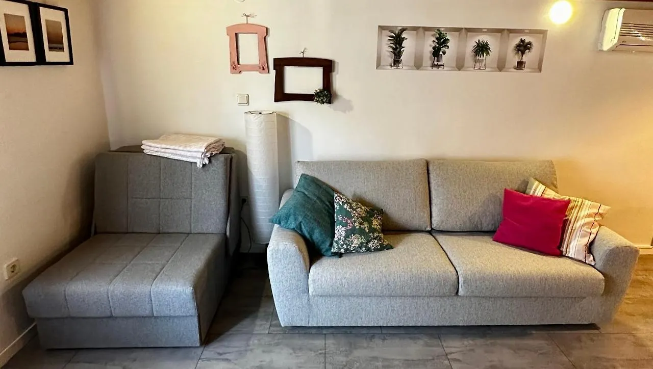 Lara Deluxe Superior 5 Star Apartment, Your Piece Of Heaven By The Sea & Park Novigrad Istria 0*,